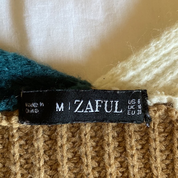 Zaful Mixed Knit Twist Front Crop Sweater - Picture 6 of 7